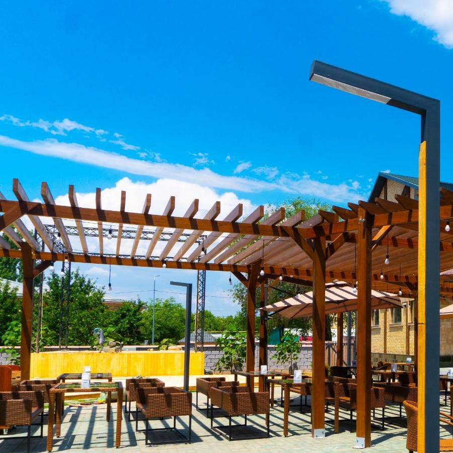 Alpen Park Hotel Шимкент Екстериор снимка