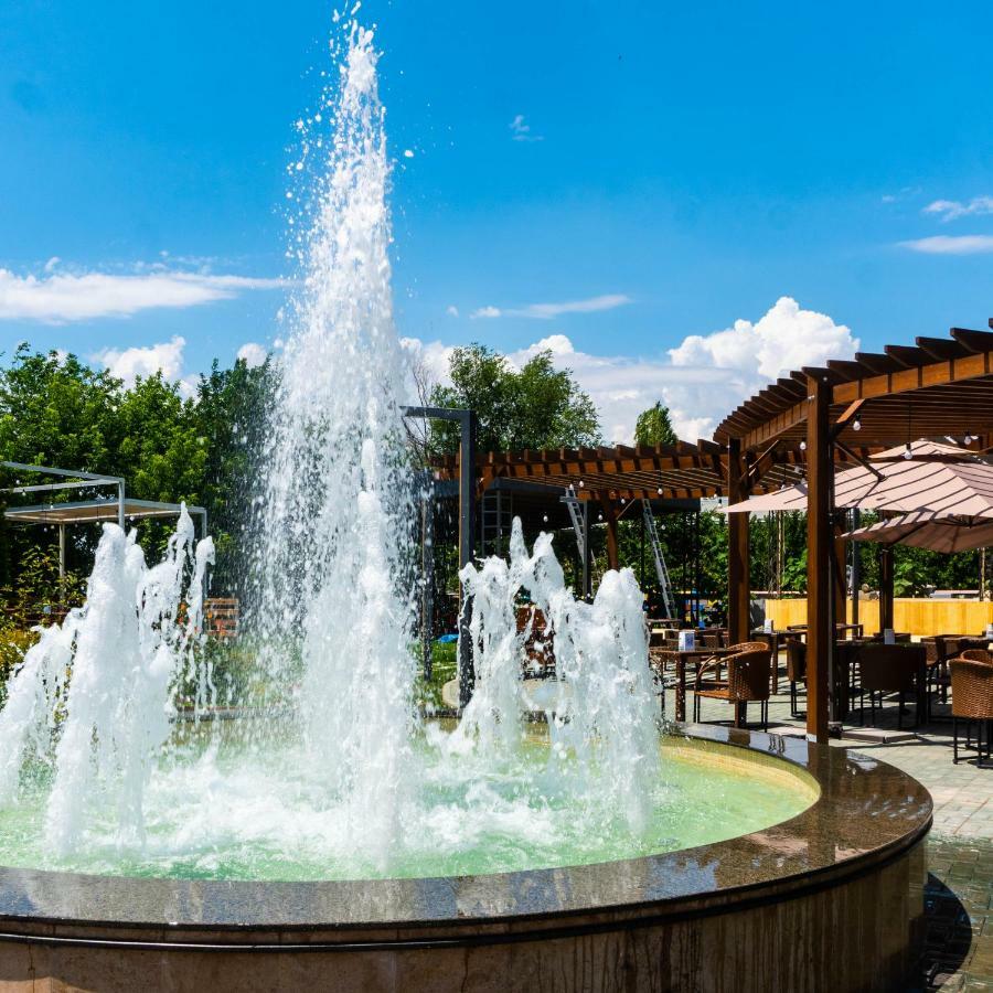 Alpen Park Hotel Шимкент Екстериор снимка